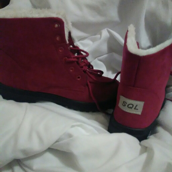 Maroon ankle boots- size 9 (fits like an 8) - Picture 4 of 5